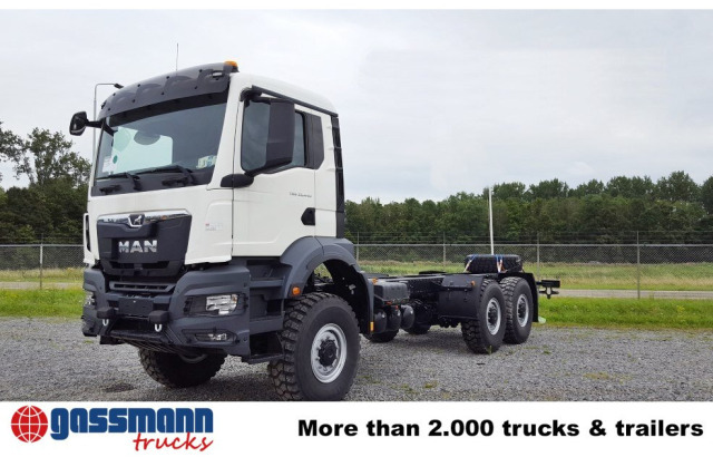 MAN TGS 33.440 6x6 BB CH, Euro2, Einzelbereifung - Камион со кабинска шасија: слика 2 MAN TGS 33.440 6x6 BB CH, Euro2, Einzelbereifung - Камион со кабинска шасија: слика 2