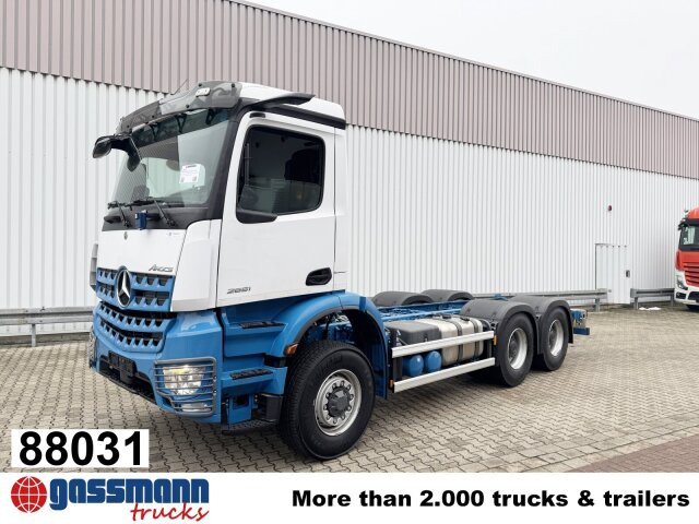 Mercedes-Benz Arocs 2651 L 6x6, HydroDrive, MirrorCam, - Камион со кабинска шасија: слика 1 Mercedes-Benz Arocs 2651 L 6x6, HydroDrive, MirrorCam, - Камион со кабинска шасија: слика 1