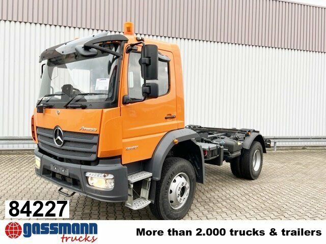 Mercedes-Benz Atego 1630 AK 4x4, 2x Nebenantrieb, Rechtslenker - Камион со кука за подигање: слика 1 Mercedes-Benz Atego 1630 AK 4x4, 2x Nebenantrieb, Rechtslenker - Камион со кука за подигање: слика 1