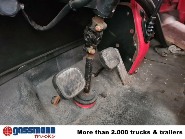 Mercedes-Benz LP 813 4x2 TLF8 Feuerwehr - Противпожарен камион: слика 4 Mercedes-Benz LP 813 4x2 TLF8 Feuerwehr - Противпожарен камион: слика 4