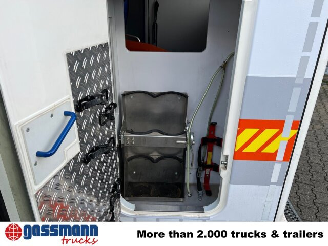 Mercedes-Benz Sprinter 313 CDI 4x2, Rettungswagen - Товарно комбе: слика 2 Mercedes-Benz Sprinter 313 CDI 4x2, Rettungswagen - Товарно комбе: слика 2