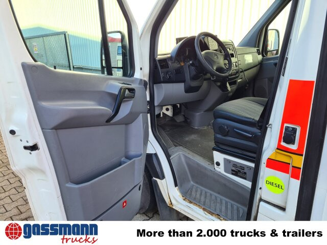 Mercedes-Benz Sprinter 316 KA 4x2, Rettungswagen - Товарно комбе: слика 4 Mercedes-Benz Sprinter 316 KA 4x2, Rettungswagen - Товарно комбе: слика 4
