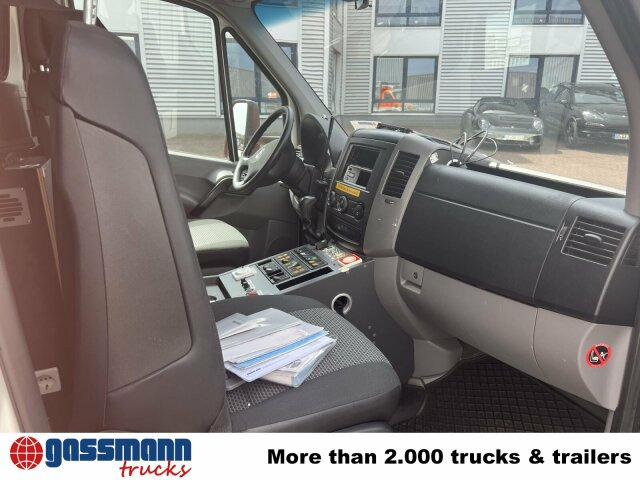 Mercedes-Benz Sprinter 516 CDI 4x2, Rettungswagen, Bi-Xenon - Товарно комбе: слика 5 Mercedes-Benz Sprinter 516 CDI 4x2, Rettungswagen, Bi-Xenon - Товарно комбе: слика 5