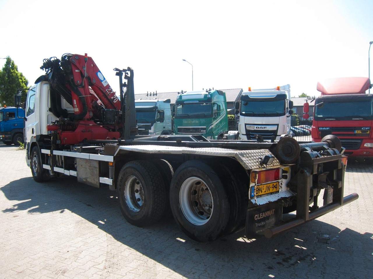 DAF CF 85 480 6x2 HMF 2220 3xhydr Remote Manual E3 - Камион со кука за подигање, Камион со кран: слика 4 DAF CF 85 480 6x2 HMF 2220 3xhydr Remote Manual E3 - Камион со кука за подигање, Камион со кран: слика 4