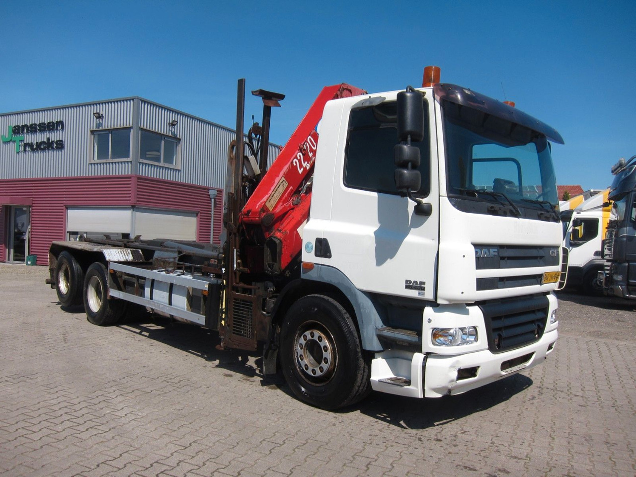 DAF CF 85 480 6x2 HMF 2220 3xhydr Remote Manual E3 - Камион со кука за подигање, Камион со кран: слика 1 DAF CF 85 480 6x2 HMF 2220 3xhydr Remote Manual E3 - Камион со кука за подигање, Камион со кран: слика 1