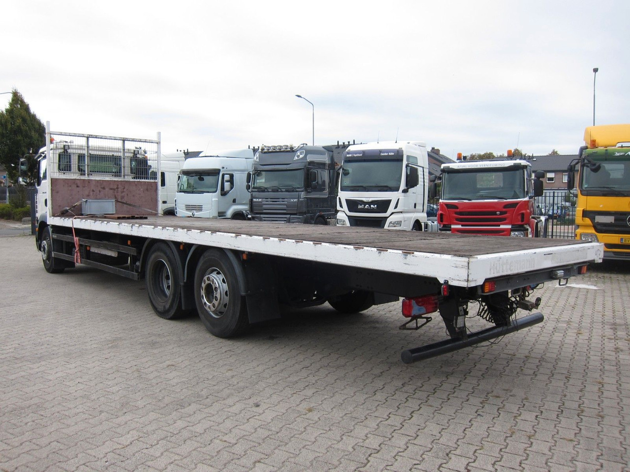 MAN TGM 26 340 6X2*4 BL Plateau Manual - Камион со платформа: слика 3 MAN TGM 26 340 6X2*4 BL Plateau Manual - Камион со платформа: слика 3