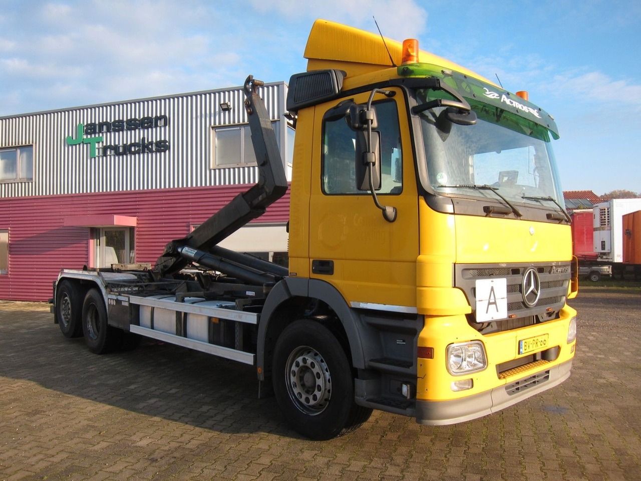 Mercedes-Benz Actros 2536 L 6X2*4 Hiab Multilift 470tkm - Камион со кука за подигање: слика 1 Mercedes-Benz Actros 2536 L 6X2*4 Hiab Multilift 470tkm - Камион со кука за подигање: слика 1
