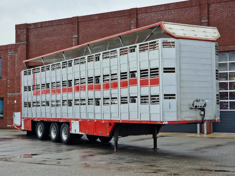 CUPPERS 3 deck livestock trailer - Water & Ventilation - Loadlift - Steering axle - Полуприколка за добиток: слика 1 CUPPERS 3 deck livestock trailer - Water & Ventilation - Loadlift - Steering axle - Полуприколка за добиток: слика 1