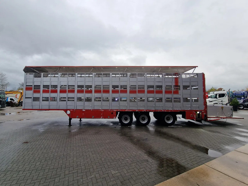 CUPPERS 3 deck livestock trailer - Water & Ventilation - Loadlift - Steering axle - Полуприколка за добиток: слика 5 CUPPERS 3 deck livestock trailer - Water & Ventilation - Loadlift - Steering axle - Полуприколка за добиток: слика 5