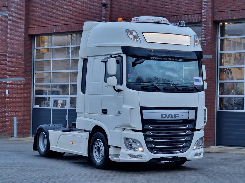 DAF XF 460 SuperSpaceCab 4x2 - Full air - Night Clima - TV -Microwave - Full spoiler - Navi - Камион влекач: слика 1 DAF XF 460 SuperSpaceCab 4x2 - Full air - Night Clima - TV -Microwave - Full spoiler - Navi - Камион влекач: слика 1