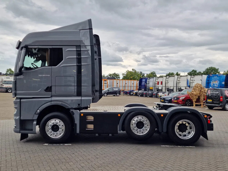 MAN TGX 26.540 6x2/4 - New - Retarder - PTO - Custom exterior - Chassis cover - NEW - Камион влекач: слика 4 MAN TGX 26.540 6x2/4 - New - Retarder - PTO - Custom exterior - Chassis cover - NEW - Камион влекач: слика 4