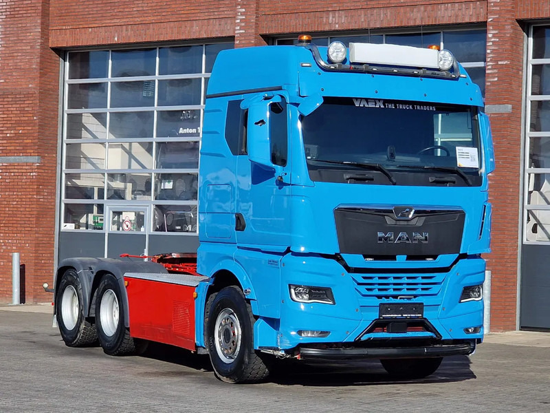 MAN TGX 33.510 6x4 - Facelift - Low km 252Tkm - Navi - Sliding 5th wheel - Камион влекач: слика 1 MAN TGX 33.510 6x4 - Facelift - Low km 252Tkm - Navi - Sliding 5th wheel - Камион влекач: слика 1