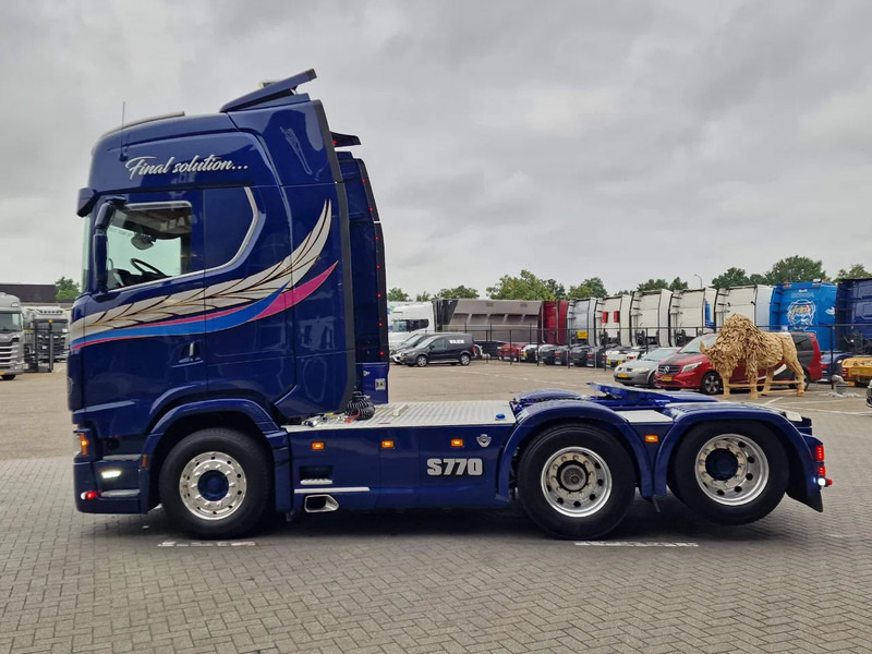 Scania 770S V8 NGS Highline 6x2 - Show truck - Special paint - Custom interior - Retarder - Full air - Night clima - Камион влекач: слика 4 Scania 770S V8 NGS Highline 6x2 - Show truck - Special paint - Custom interior - Retarder - Full air - Night clima - Камион влекач: слика 4