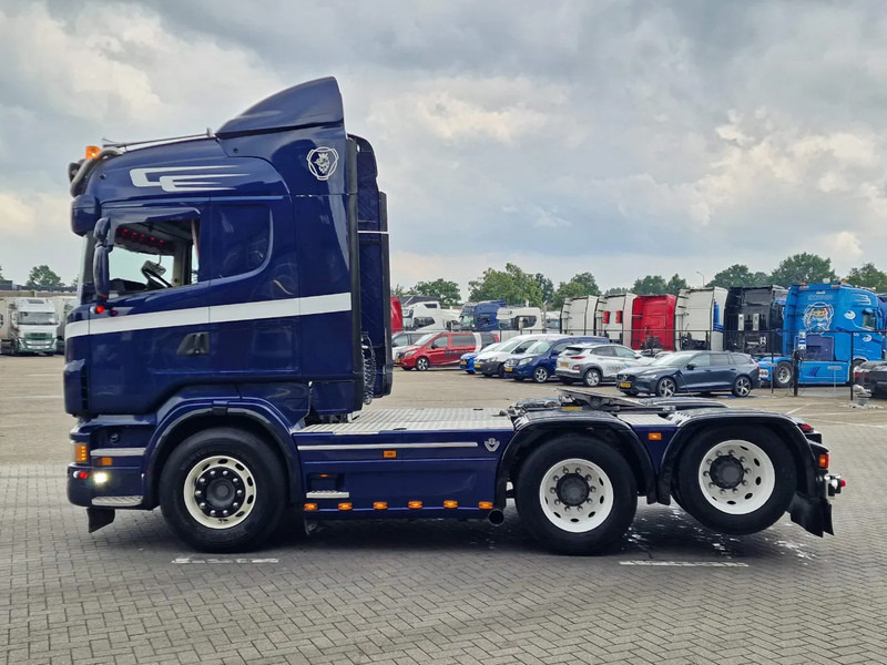 Scania R560 V8 Highline 6x2 - Show truck - Manual gearbox - 2.90 WB - PTO/Hydraulic - Double glazed - Камион влекач: слика 4 Scania R560 V8 Highline 6x2 - Show truck - Manual gearbox - 2.90 WB - PTO/Hydraulic - Double glazed - Камион влекач: слика 4
