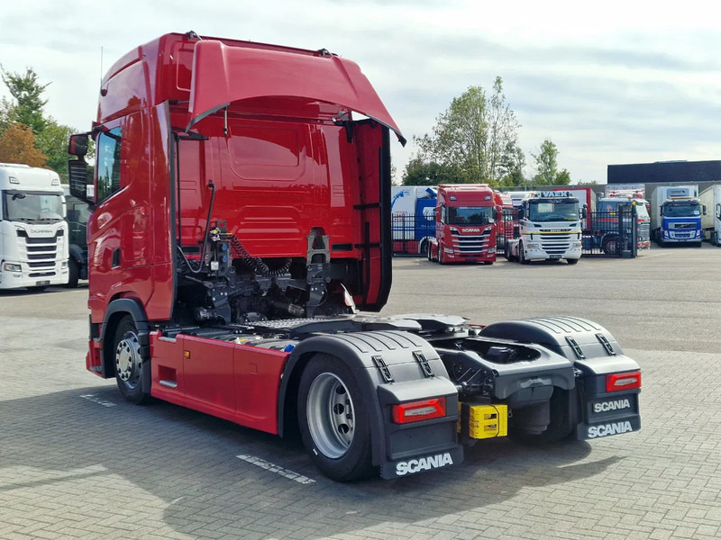 Scania S460 Highline 4x2 - Lowdeck - New - Retarder - Night clima - 2x tank - Led - Full spoiler - Камион влекач: слика 5 Scania S460 Highline 4x2 - Lowdeck - New - Retarder - Night clima - 2x tank - Led - Full spoiler - Камион влекач: слика 5