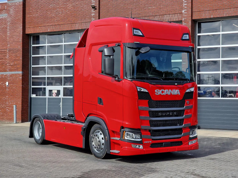 Scania S460 Highline 4x2 - Lowdeck - New - Retarder - Night clima - 2x tank - Led - Full spoiler - Камион влекач: слика 1 Scania S460 Highline 4x2 - Lowdeck - New - Retarder - Night clima - 2x tank - Led - Full spoiler - Камион влекач: слика 1