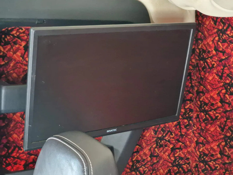 Камион влекач Scania S500 NGS Highline 4x2 - Retarder - Night clima - Full air - Custom interior - Full spoiler - 2 tank: слика 16 Камион влекач Scania S500 NGS Highline 4x2 - Retarder - Night clima - Full air - Custom interior - Full spoiler - 2 tank: слика 16