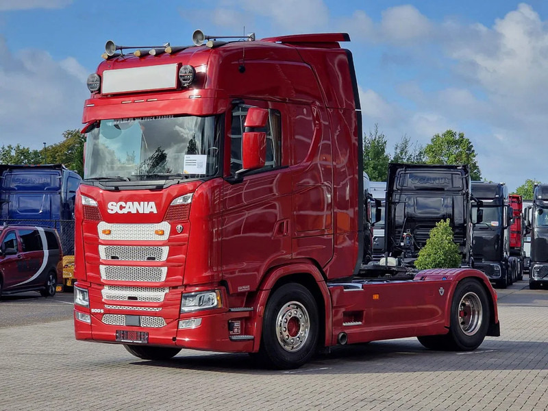 Scania S500 NGS Highline 4x2 - Retarder - Night clima - Full air - Custom interior - Full spoiler - 2 tank - Камион влекач: слика 3 Scania S500 NGS Highline 4x2 - Retarder - Night clima - Full air - Custom interior - Full spoiler - 2 tank - Камион влекач: слика 3