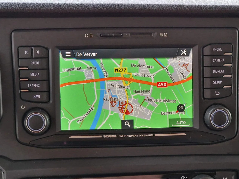 Камион влекач Scania S500 NGS Highline 4x2 - Retarder - Night clima - Full air - Custom interior - Full spoiler - 2 tank: слика 13 Камион влекач Scania S500 NGS Highline 4x2 - Retarder - Night clima - Full air - Custom interior - Full spoiler - 2 tank: слика 13