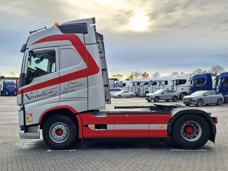 Volvo FH 13.460 Globetrotter 4x2 - PTO/Hydraulic - 2x tank - Steel/Air - Камион влекач: слика 4 Volvo FH 13.460 Globetrotter 4x2 - PTO/Hydraulic - 2x tank - Steel/Air - Камион влекач: слика 4