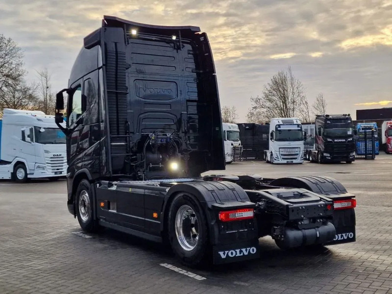 Volvo FH 13.500 Globetrotter XL 4x2 - NEW - Full spec - I parkcool - Full air - - Камион влекач: слика 4 Volvo FH 13.500 Globetrotter XL 4x2 - NEW - Full spec - I parkcool - Full air - - Камион влекач: слика 4