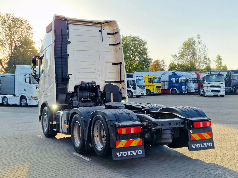 Volvo FH 13.500 Globetrotter XL 6x2 - Full air - 3.20 WB - MA VIN - Low KM - Leather - Камион влекач: слика 5 Volvo FH 13.500 Globetrotter XL 6x2 - Full air - 3.20 WB - MA VIN - Low KM - Leather - Камион влекач: слика 5
