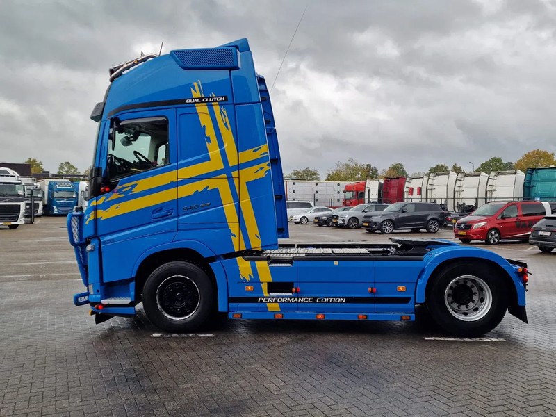 Volvo FH 13.540 Globetrotter XL 4x2 - Performance edition - I parkcool - Full air - Bull bar - Камион влекач: слика 4 Volvo FH 13.540 Globetrotter XL 4x2 - Performance edition - I parkcool - Full air - Bull bar - Камион влекач: слика 4
