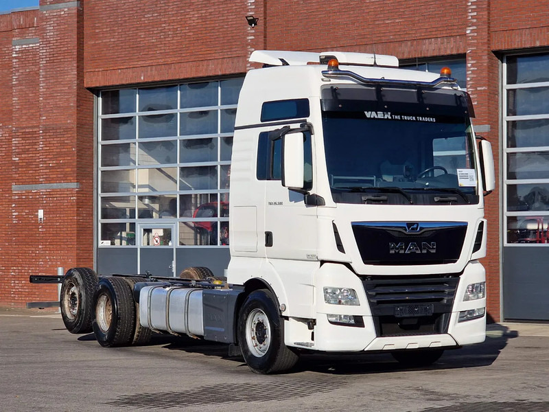 MAN TGX 26.500 6x2 XXL - Chassis - Full air - Night clima - AS Tronic - - Камион со кабинска шасија: слика 1 MAN TGX 26.500 6x2 XXL - Chassis - Full air - Night clima - AS Tronic - - Камион со кабинска шасија: слика 1