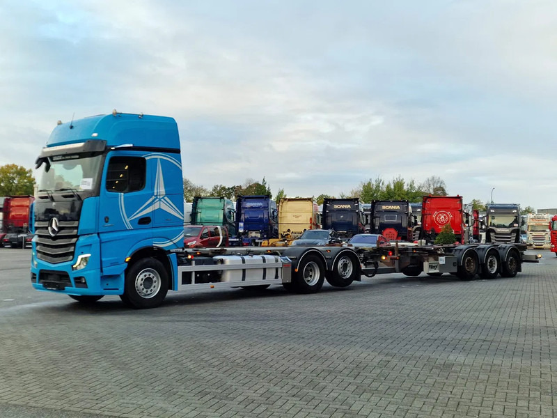 Mercedes-Benz Actros 2553 6x2 - BDF - Retarder - 4.90 WB - Full air + Fliegl trailer 2017 - Транспортер на контејнер/ Камион со променливо тело: слика 3 Mercedes-Benz Actros 2553 6x2 - BDF - Retarder - 4.90 WB - Full air + Fliegl trailer 2017 - Транспортер на контејнер/ Камион со променливо тело: слика 3