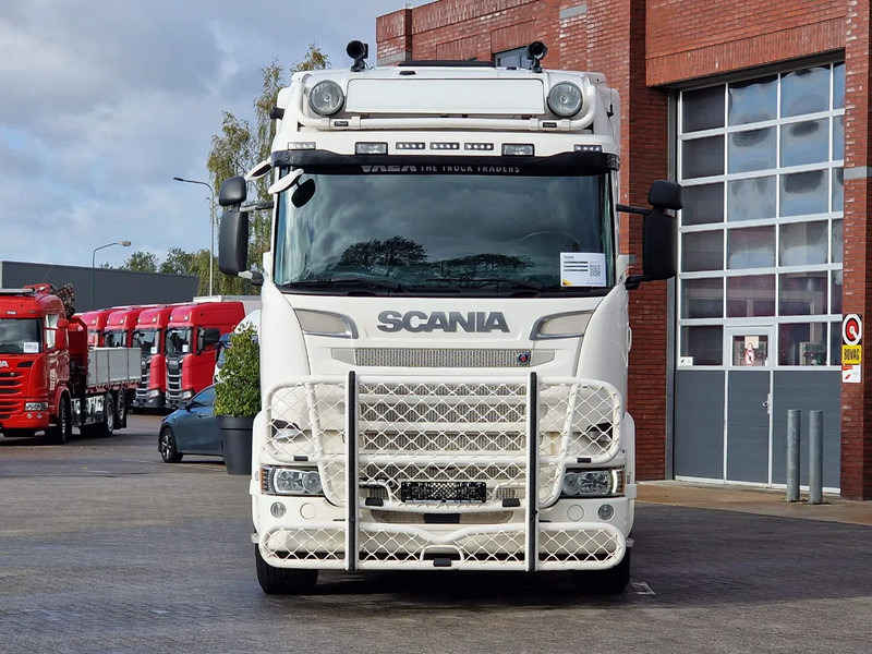 Scania R520 V8 8x2*4 - Tank - 19.000L - 4 compartments - Pump and counter - Retarder - Камион цистерна: слика 2 Scania R520 V8 8x2*4 - Tank - 19.000L - 4 compartments - Pump and counter - Retarder - Камион цистерна: слика 2