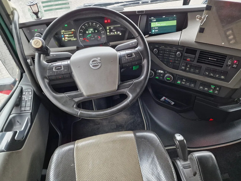Камион за дрва, Камион со кран Volvo FH 13.540 6x4 - HIAB / Loglift F125Z 80 Crane - Krane - Grua year 2019: слика 13