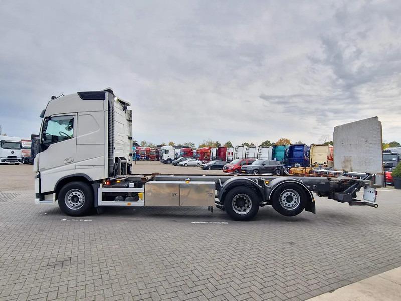 Volvo FH 13.540 Globetrotter 6x2 - BDF - Loadlift - Full air - I parkcool - 4.80 WB - Транспортер на контејнер/ Камион со променливо тело: слика 4 Volvo FH 13.540 Globetrotter 6x2 - BDF - Loadlift - Full air - I parkcool - 4.80 WB - Транспортер на контејнер/ Камион со променливо тело: слика 4