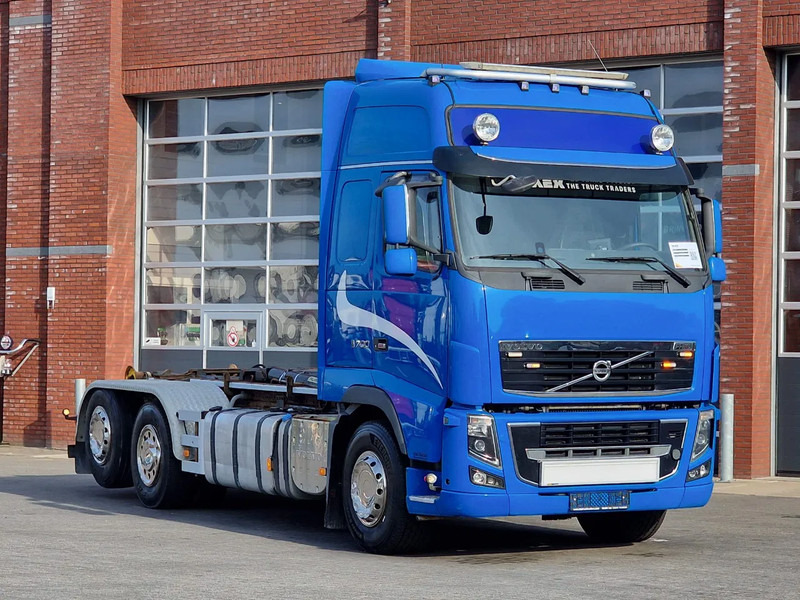 Volvo FH 16.700 Globetrotter 6x2*4 - Palfinger T20 Hook - Retarder - Steering axle - Камион со кука за подигање: слика 3 Volvo FH 16.700 Globetrotter 6x2*4 - Palfinger T20 Hook - Retarder - Steering axle - Камион со кука за подигање: слика 3
