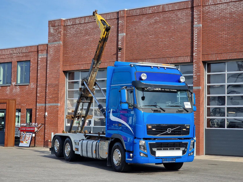 Volvo FH 16.700 Globetrotter 6x2*4 - Palfinger T20 Hook - Retarder - Steering axle - Камион со кука за подигање: слика 1 Volvo FH 16.700 Globetrotter 6x2*4 - Palfinger T20 Hook - Retarder - Steering axle - Камион со кука за подигање: слика 1