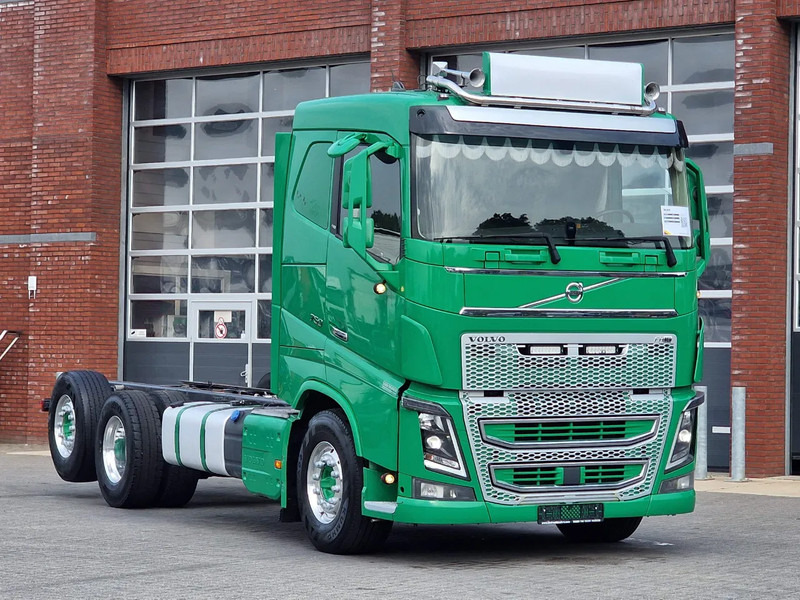 Volvo FH 16.750 Lowroof 6x2*4 - Chassis - 4.30 WB - Steering axle - Retarder - Custom interior - Камион со кабинска шасија: слика 1 Volvo FH 16.750 Lowroof 6x2*4 - Chassis - 4.30 WB - Steering axle - Retarder - Custom interior - Камион со кабинска шасија: слика 1