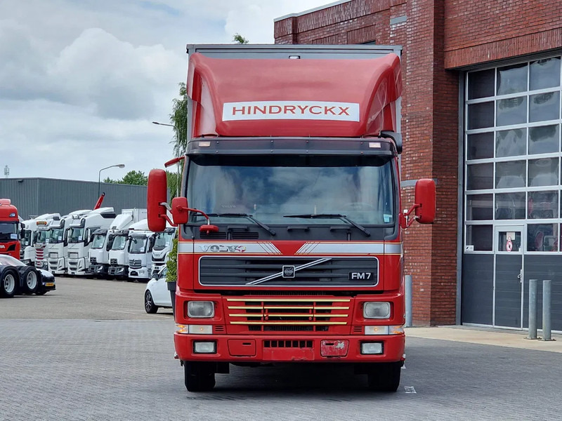 Volvo FM 250 4x- Livestock 2 deck - Lifting floors - Loadlift - Manual gearbox - Камион за добиток: слика 2 Volvo FM 250 4x- Livestock 2 deck - Lifting floors - Loadlift - Manual gearbox - Камион за добиток: слика 2