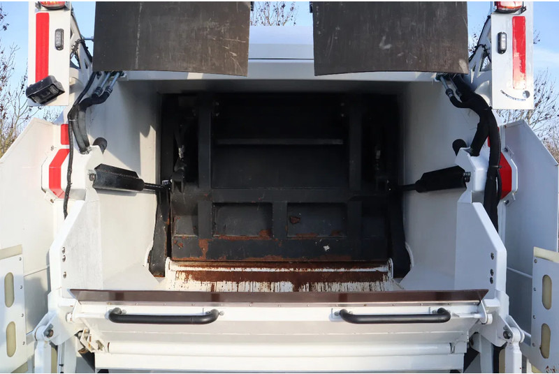 Камион за ѓубре EMOSS ATEGO 1313 | FULL ELECTRIC | GEESINK | EXCELLENT CONDITION: слика 12 Камион за ѓубре EMOSS ATEGO 1313 | FULL ELECTRIC | GEESINK | EXCELLENT CONDITION: слика 12