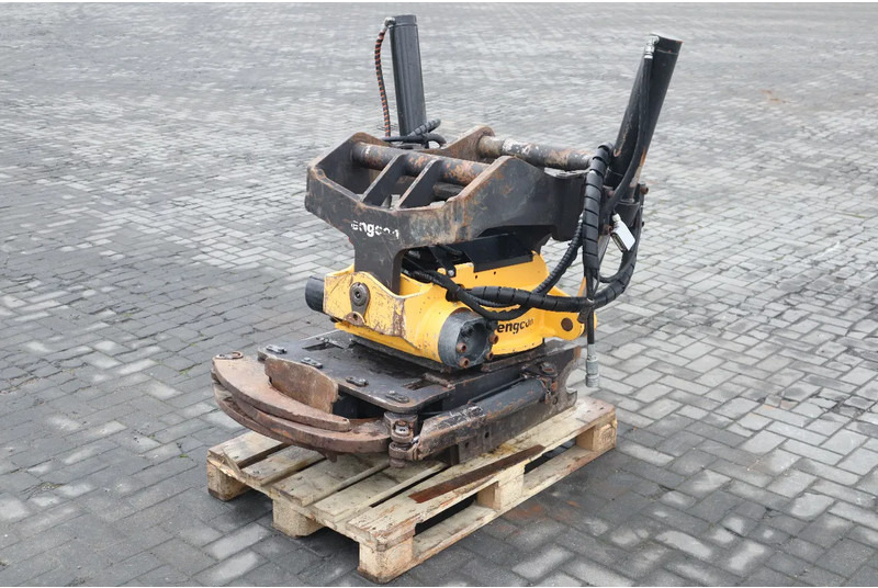 Engcon S80 | KM80 | GRIPPER | AUX HYDR. | GOOD CONDITION - Тилтротатор за Градежна машина: слика 1 Engcon S80 | KM80 | GRIPPER | AUX HYDR. | GOOD CONDITION - Тилтротатор за Градежна машина: слика 1
