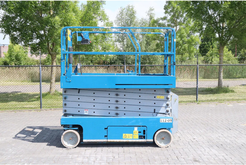 Genie GS-3246 | 12 METER | 318 KG - Кревач ножица: слика 1 Genie GS-3246 | 12 METER | 318 KG - Кревач ножица: слика 1