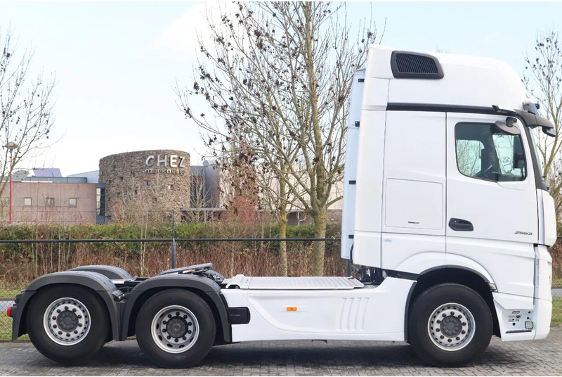 Mercedes-Benz Actros 2553 | 6X2 | FULL AIR | RETARDER | 33.000 KM! | EURO 6 - Камион влекач: слика 4 Mercedes-Benz Actros 2553 | 6X2 | FULL AIR | RETARDER | 33.000 KM! | EURO 6 - Камион влекач: слика 4
