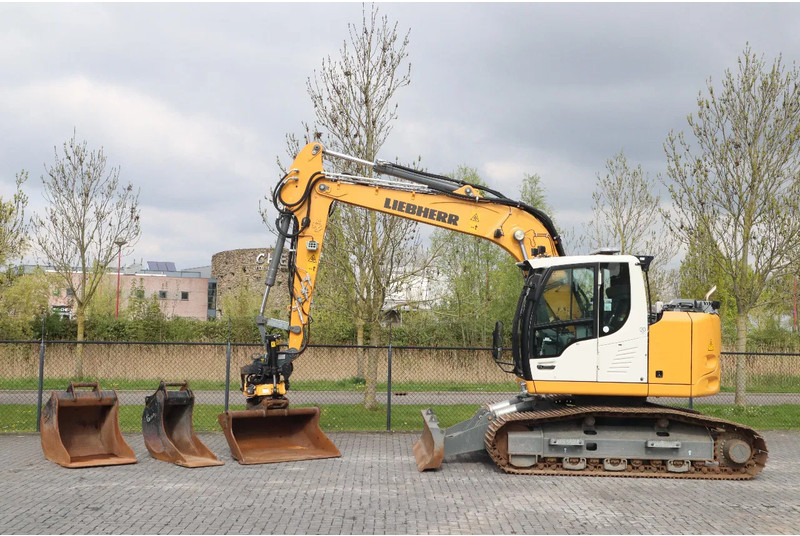 Liebherr R914 COMPACT S | ROTOTILT | 3X BUCKET | DOZERBLADE - Багер гасеничар: слика 1 Liebherr R914 COMPACT S | ROTOTILT | 3X BUCKET | DOZERBLADE - Багер гасеничар: слика 1
