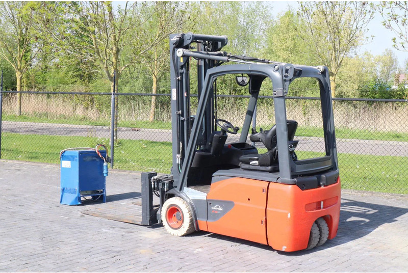 Linde E18 -02 | ROTATOR FORKS | SIDESHIFT - Електричен вилушкар: слика 3 Linde E18 -02 | ROTATOR FORKS | SIDESHIFT - Електричен вилушкар: слика 3