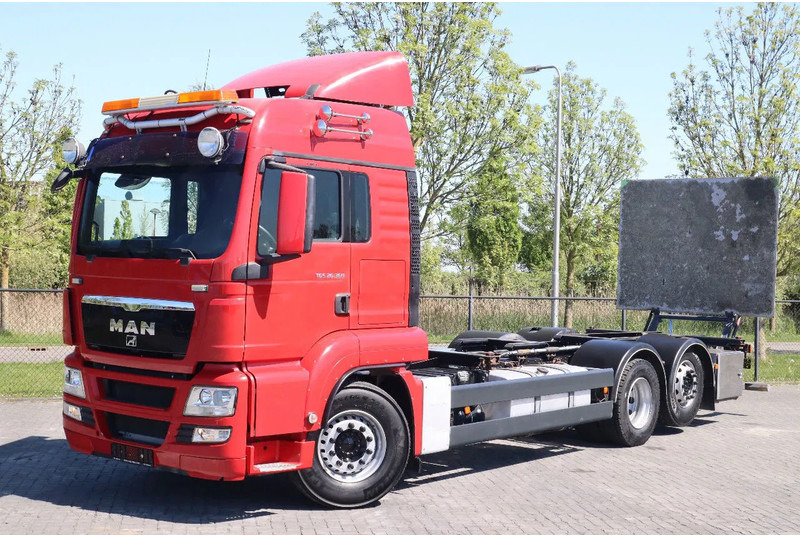 MAN TGS 26.360 | 6X2 | BDF | ONLY 80.000 KM! | EURO 5 - Камион со кабинска шасија: слика 1 MAN TGS 26.360 | 6X2 | BDF | ONLY 80.000 KM! | EURO 5 - Камион со кабинска шасија: слика 1