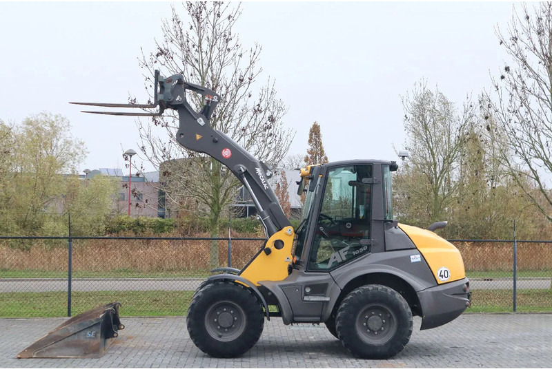 Mecalac AF 1050 | BUCKET | FORKS | HYDR. QUICK COUPLER - Натоварувач на тркала: слика 1 Mecalac AF 1050 | BUCKET | FORKS | HYDR. QUICK COUPLER - Натоварувач на тркала: слика 1