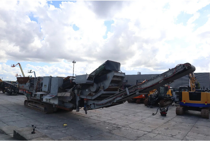 SBM REMAX 1218 E/D | REMOTE | CRUSHER | INCL. PARTS CONTAINER - Мобилна дробилка: слика 4 SBM REMAX 1218 E/D | REMOTE | CRUSHER | INCL. PARTS CONTAINER - Мобилна дробилка: слика 4