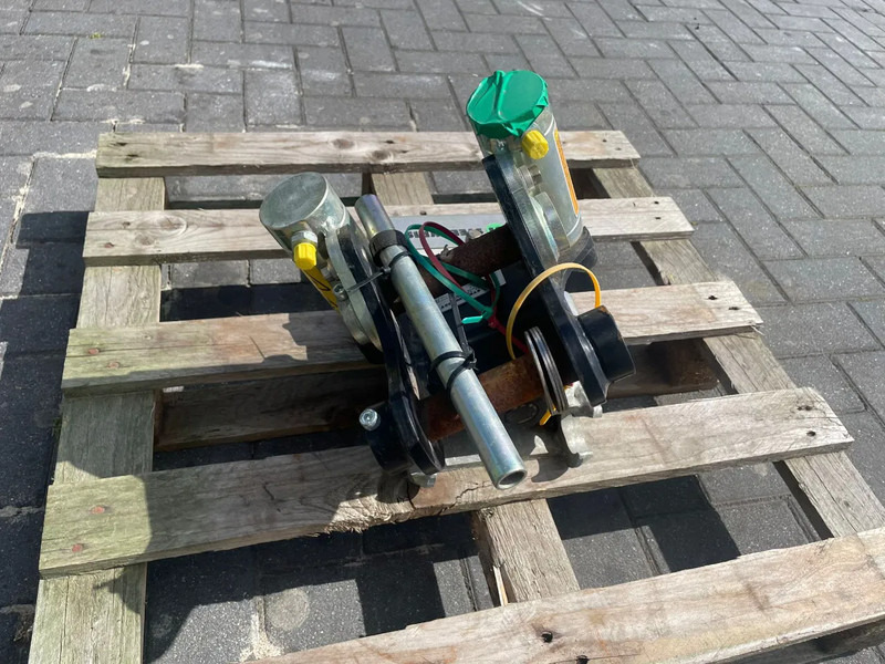 Sanderson STEELWRIST TMX S30 -180HA | TILT QUICKCOUPLER | TILTING COUPLER | NEW - Тилтротатор за Градежна машина: слика 4 Sanderson STEELWRIST TMX S30 -180HA | TILT QUICKCOUPLER | TILTING COUPLER | NEW - Тилтротатор за Градежна машина: слика 4