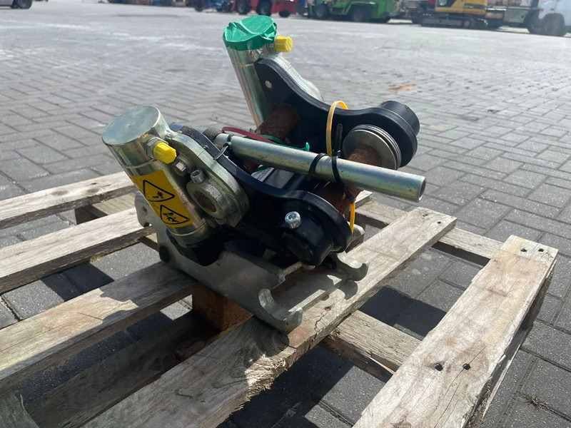 Sanderson STEELWRIST TMX S30 -180HA | TILT QUICKCOUPLER | TILTING COUPLER | NEW - Тилтротатор за Градежна машина: слика 5 Sanderson STEELWRIST TMX S30 -180HA | TILT QUICKCOUPLER | TILTING COUPLER | NEW - Тилтротатор за Градежна машина: слика 5