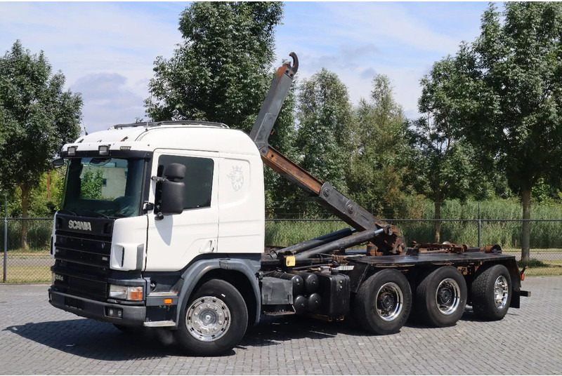 Scania P124-420 | 8X4 | HOOKLIFT | MANUAL | BIG AXLES | EURO 3 - Камион со кука за подигање: слика 1 Scania P124-420 | 8X4 | HOOKLIFT | MANUAL | BIG AXLES | EURO 3 - Камион со кука за подигање: слика 1