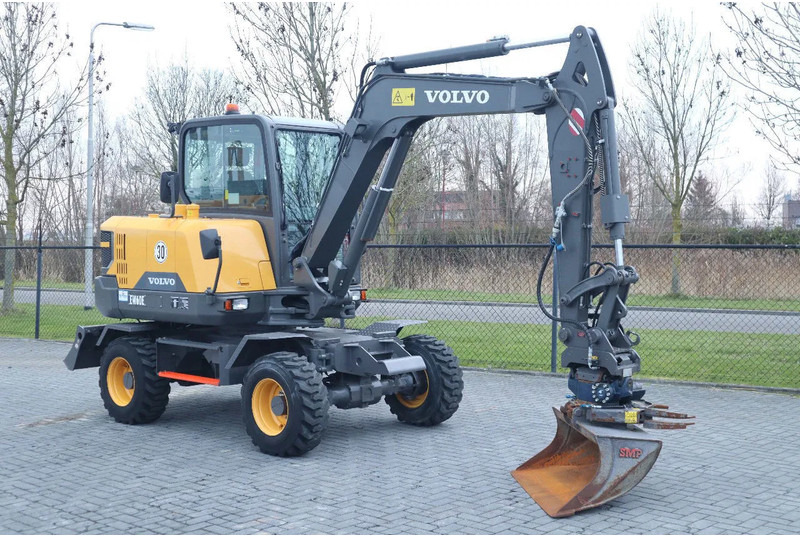Volvo EW60E | DEMO | 30 KM/H | ROTOTILT + GRIPPER | BUCKET - Багер на тркала: слика 5 Volvo EW60E | DEMO | 30 KM/H | ROTOTILT + GRIPPER | BUCKET - Багер на тркала: слика 5