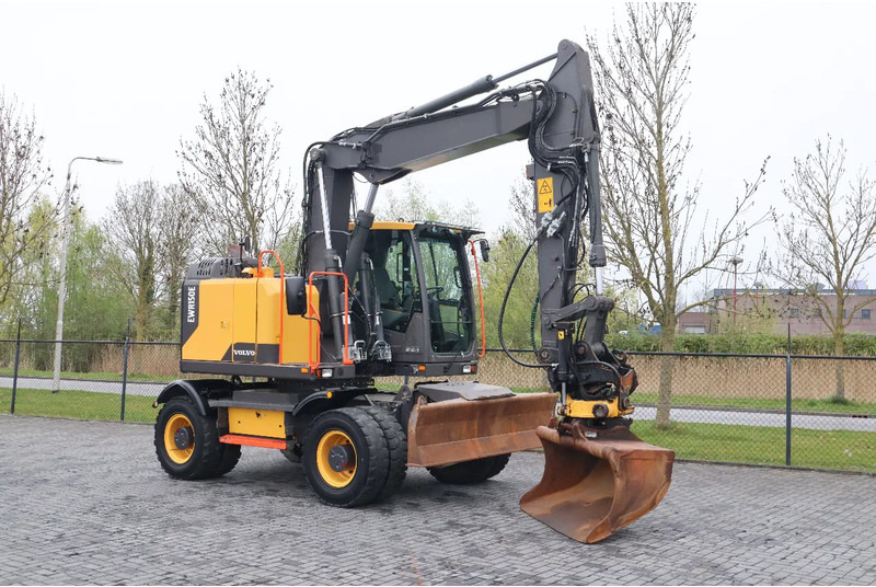 Volvo EWR 150 E | ROTOTILT | BUCKET | TRAILER HYDR - Багер на тркала: слика 5 Volvo EWR 150 E | ROTOTILT | BUCKET | TRAILER HYDR - Багер на тркала: слика 5